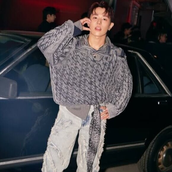 NWT Glenn Martens x H&M Cable-Knit Cutout Sweater sz Medium - Picture 3 of 8